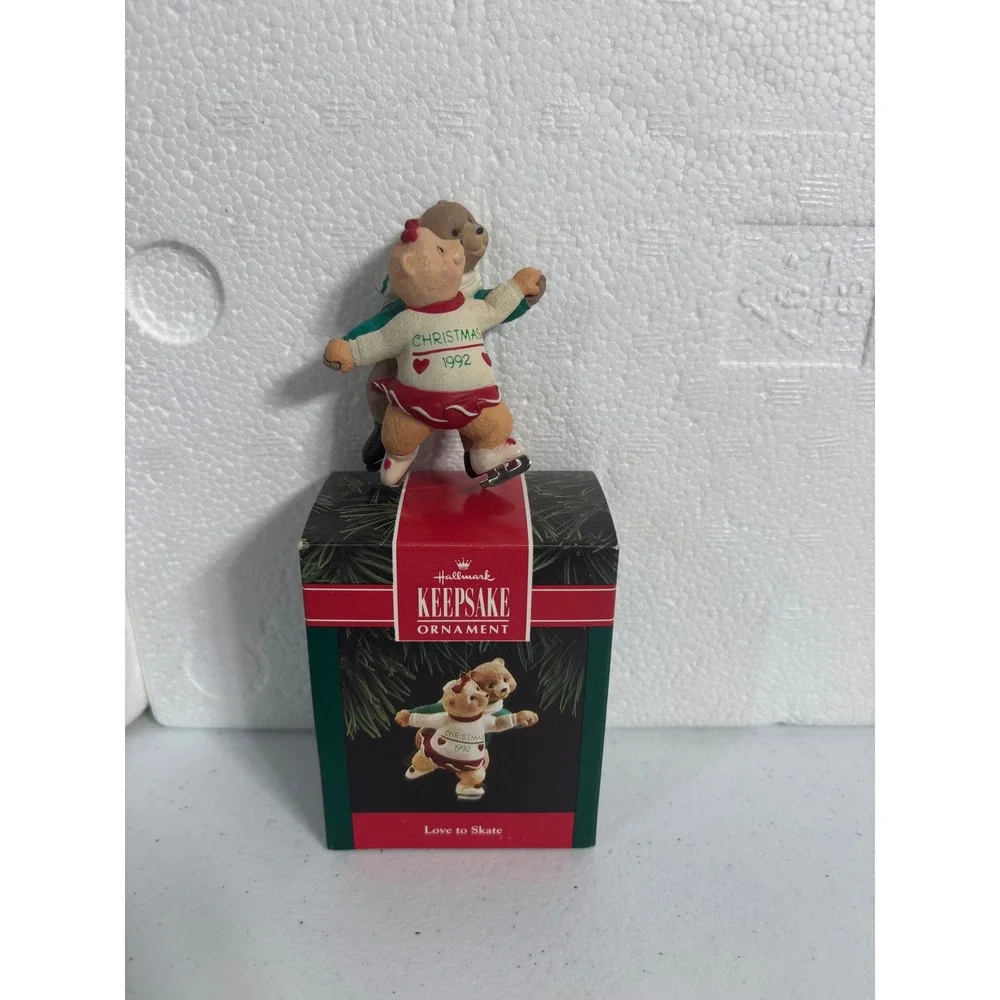 Hallmark Keepsake Ornament Love to‎ Skate Christmas 1992 Bear Couple Ice Skating